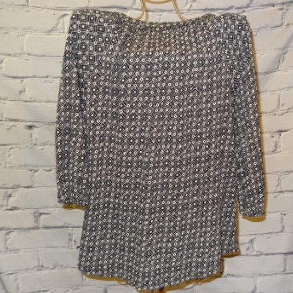 Chaps Black & Tan Print 3 Quarter Sleeve Tunic, Like New - Picture 4 of 6